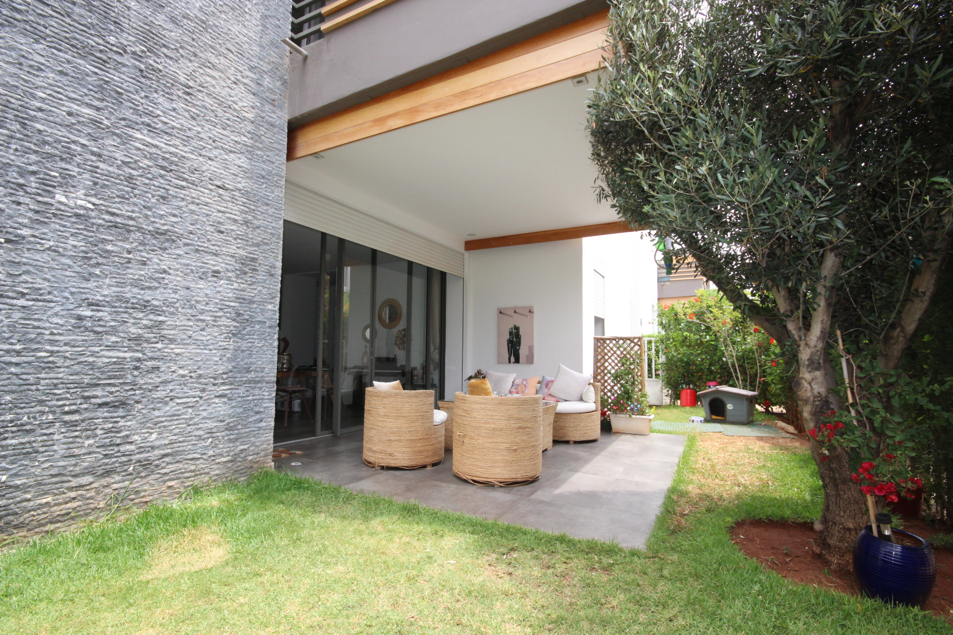 Dar Bouazza loue mieux qu’une villa, Appartement 300 m² en Rez de jardin