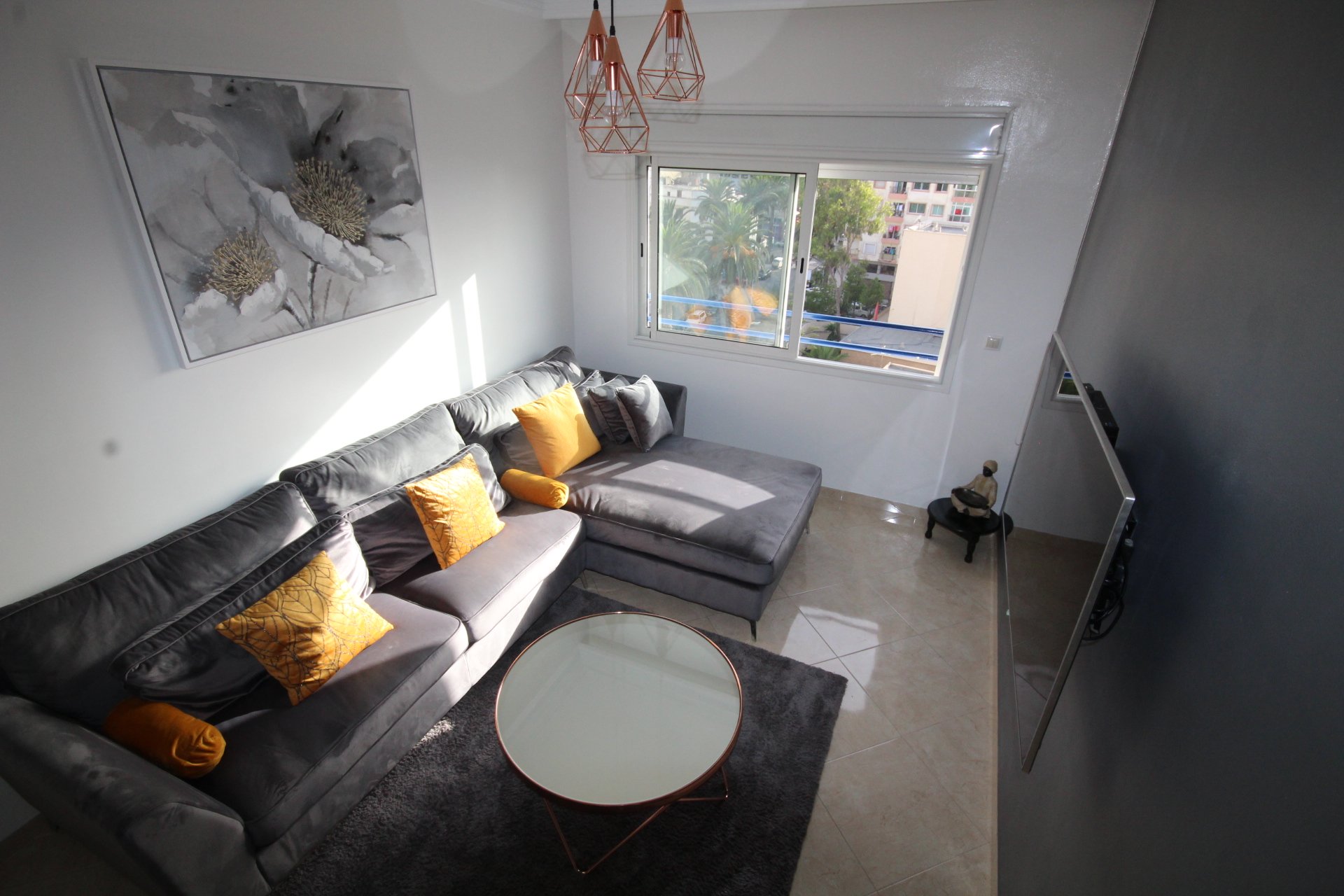 Maroc, Casablanca, Bourgogne à saisir appartement chic de 2 chambres à petit prix