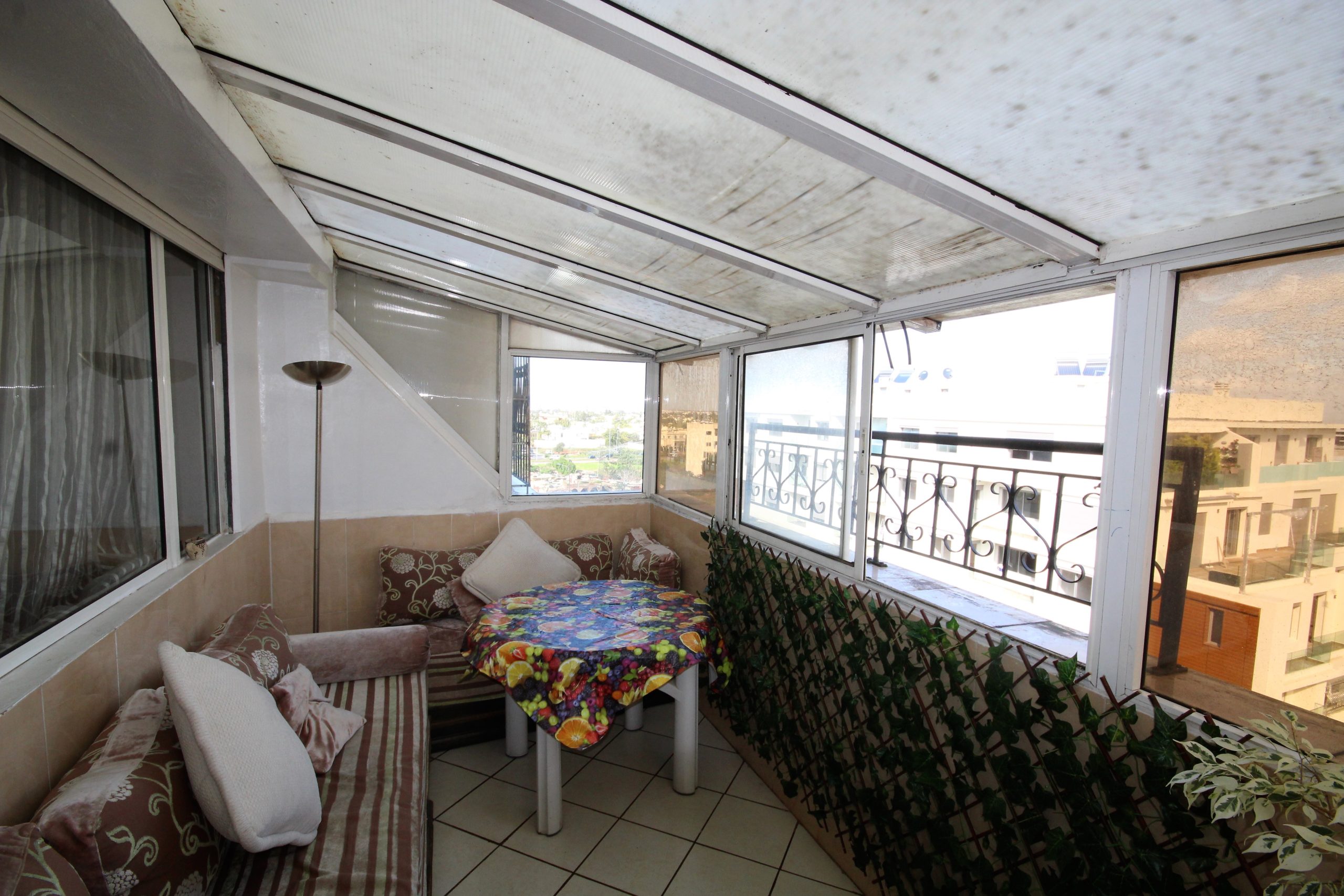 Maroc, Casablanca, Californie, vend 5 pièces avec grande terrasse bon prix