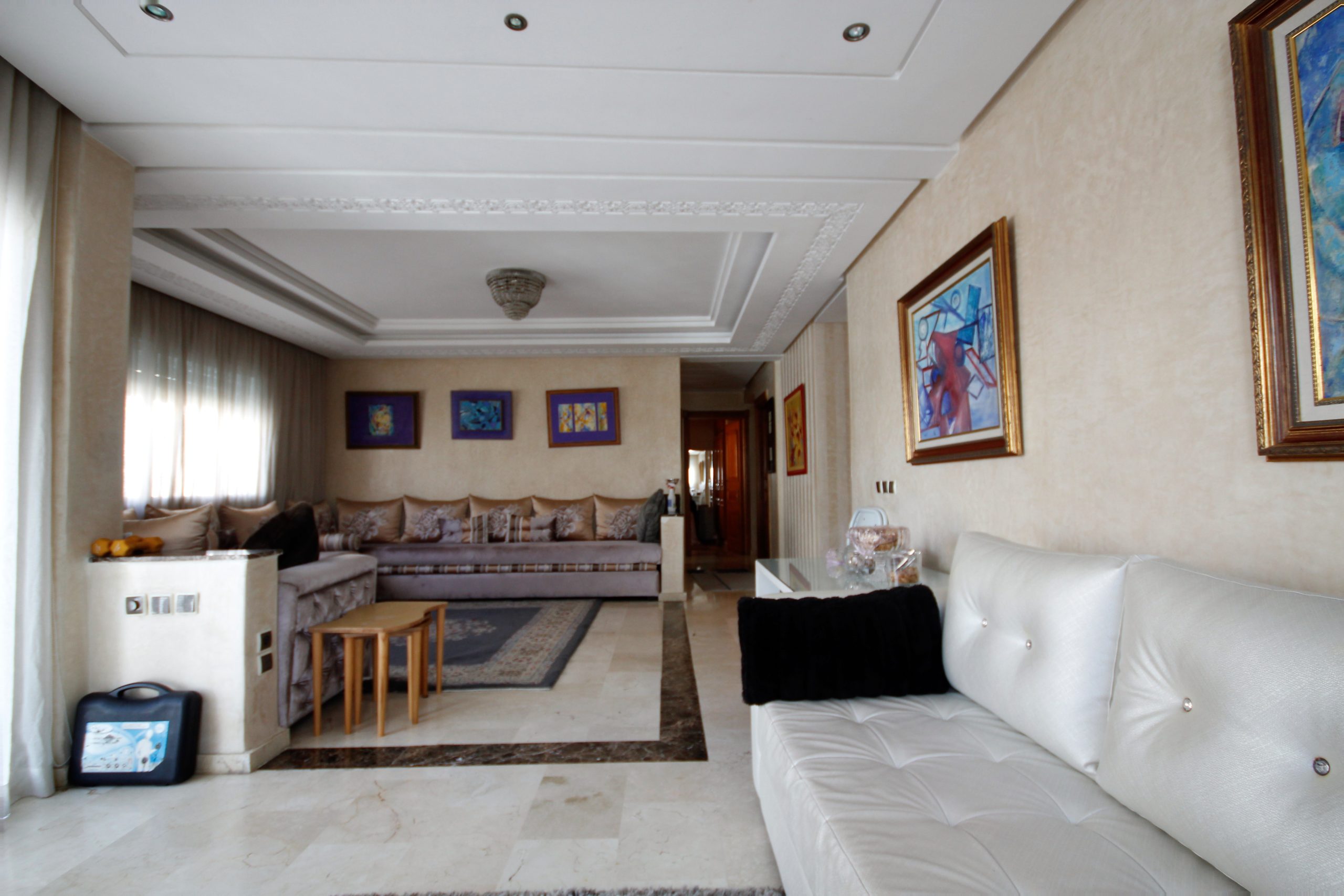 Maroc, Casablanca, Maarif, à acheter appartement récent de 99 m² bon prix
