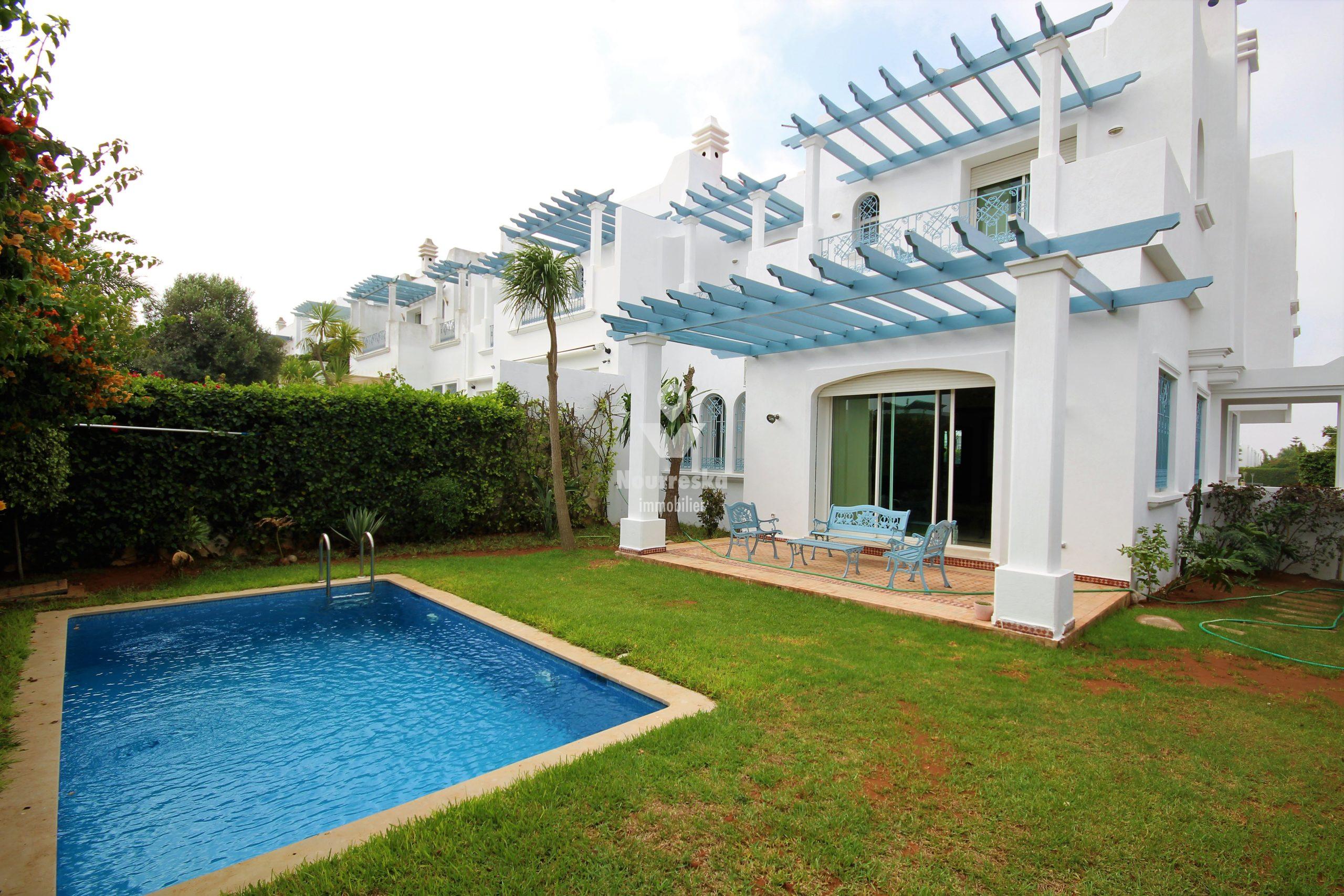 Casablanca Ain Diab, Belle Villa Moderne vue mer à LOUER MEUBLEE avec piscine