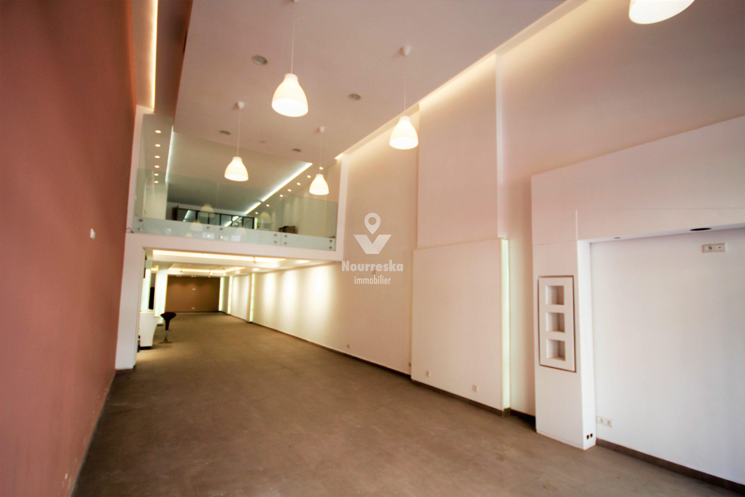 CASA MAARIF EXTENTION LOUE PREMIUM GRAND MAGASIN 390 m² EQUIPE